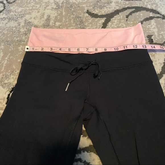 Lululemon Invert Crop Pants - size 4/6 - Picture 4 of 7
